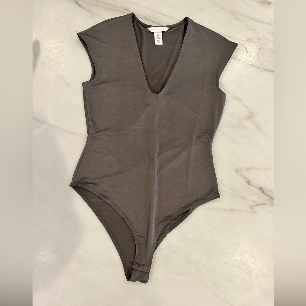 Brand new H&M sleeveless v neck body suit